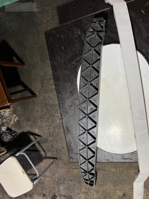 Peugeout 301 ön tampon darbe emici alt