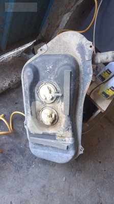 renault 9  enjeksiyonlu depo samandra benzin pompası çıkma