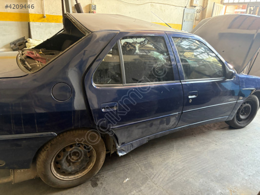 PEUGEOT 306 SEDAN SAĞ ARKA KAPI