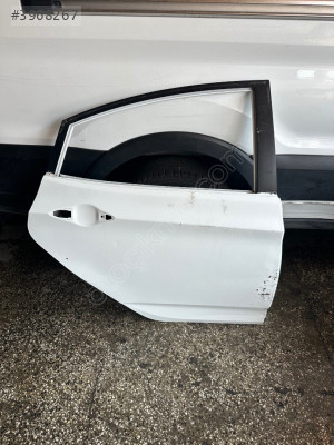Hundai Elantra sağ arka kapı