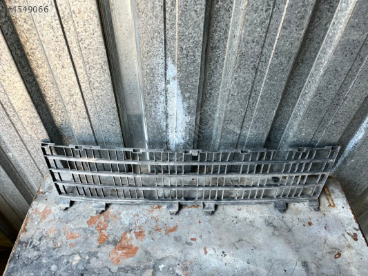 RENAULT CLİO 3 ÖN TAMPON IZGARASI