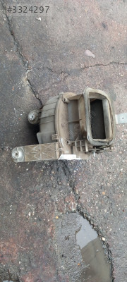 Çıkma mazda familia kalorifer motoru kutusu