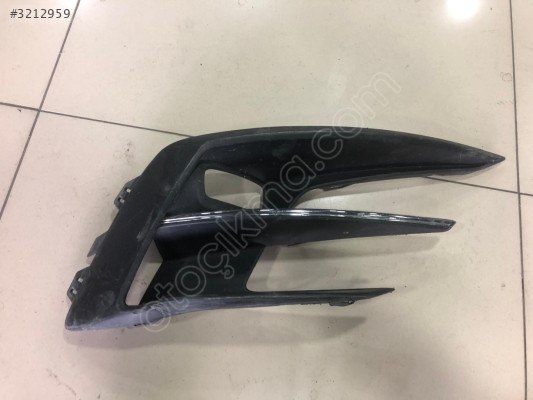 RENAULT MEGANE 4 MAKYAJLI SAĞ SİS ÇERÇEVESİ 261A22847R