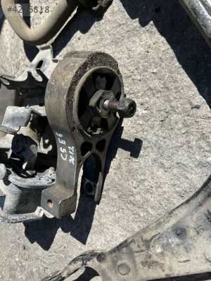CİTRÖEN  C5  1.6  HDİ  MOTOR  ALT  KULAK