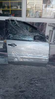 FORD FUSİON SAĞ ÖN KAPI ÇIKMA