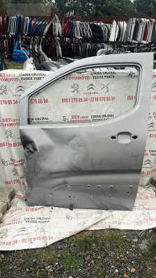 CİTROEN BERLİNGO SOL ÖN KAPI ORİJİNAL ÇIKMA YEDEK PARÇA