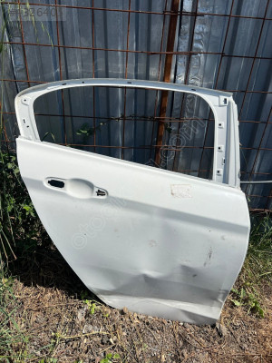 FİAT EGEA SAĞ ARKA KAPI ÇIKMA ORJİNAL UYGUN FİYAT