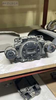 FORD FİESTA ÇIKMA ORJİNAL KLİMA KONTROL PANELİ