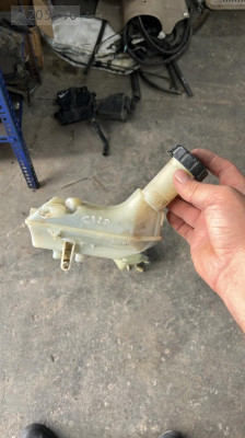 Renault clio hidrolik yağ bidonu