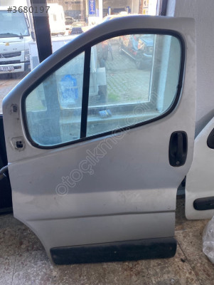 RENAULT TRAFİC SOL ÖN KAPI DOLU HATASIZ ORJİNAL