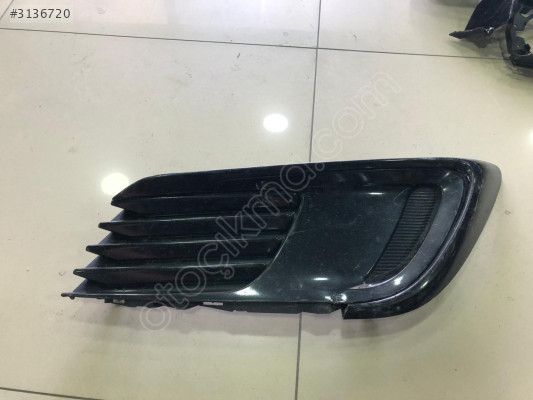 TOYOTA AURİS 2015-2018 ÖN TAMPON SAĞ SİS ÇERÇEVESİ 52030-02120