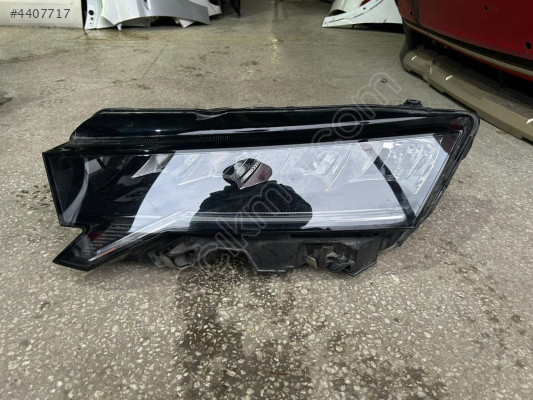 Yeni Octavia sol far