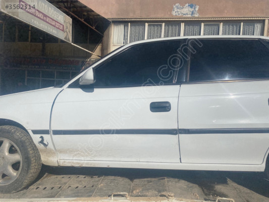 Opel Astra f sol ön kapı