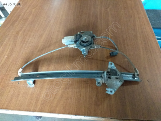 NİSSAN PRİMERA ÇIKMA SAĞ ÖN KAPI CAM KİRKOSU