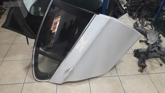 BMW 5.25 XDRİVE 2.5 DİZEL  SAĞ ARKA KAPI