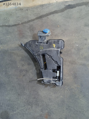 BMW G30 SİLECEK SUYU DEPOSU