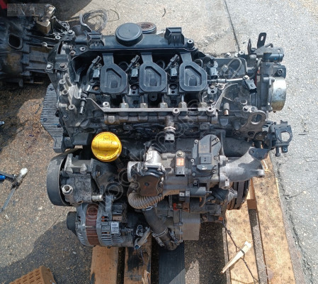 Renault Master 2.3 ve 2.5 dolu motorlar mevcuttur