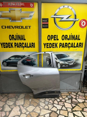 Opel mokka b sağ arka kapı