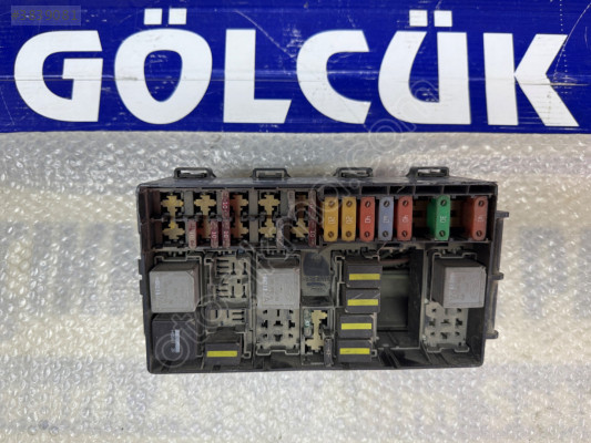 2T1T-14A067-AF Ford Connect 1.8 TDCİ Ford Connect Sigorta Kutusu