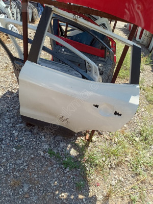 Nıssan Qashqai sol arka kapı