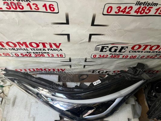 TOYOTA C-HR FULL LED MERCEKLİ SAĞ FAR ORJİNAL HATASIZ.