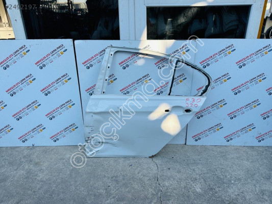 Bmw 3.20 f30 sol arka kapı (hasarlı)