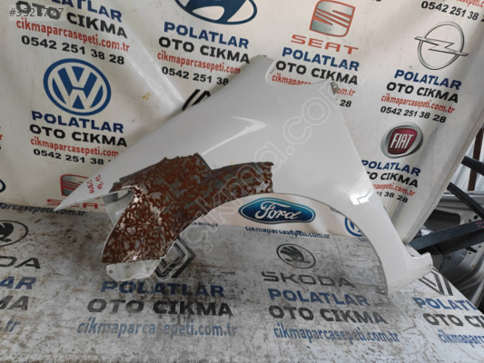 Toyota Auris ön sol çamurluk 2009-2012