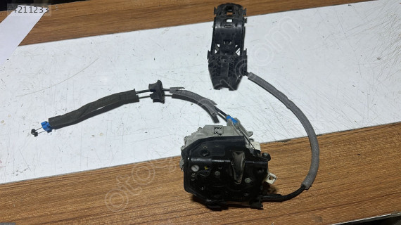 2013-2018 AUDİ A3 SOL ARKA KAPI KİLİDİ KAPI MEKANİZMA ORJ ÇIKMA