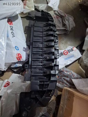 Megan 3 ön tampon alt muhafaza 622355333R