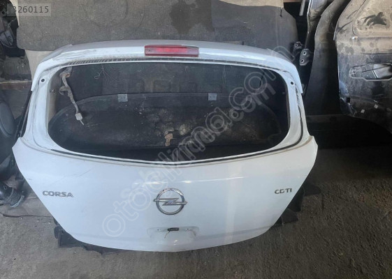 Opel Corsa d arka bagaj kapağı