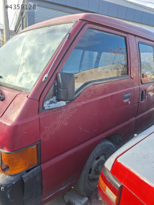 Mitsubishi L300 Hyundai H100 sol ön kapı
