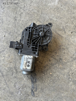 Jetta 2015 sağ arka cam motoru