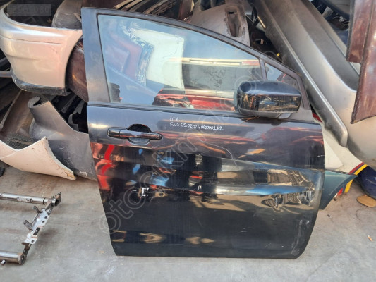 Mazda 5 Sağ Ön Kapı