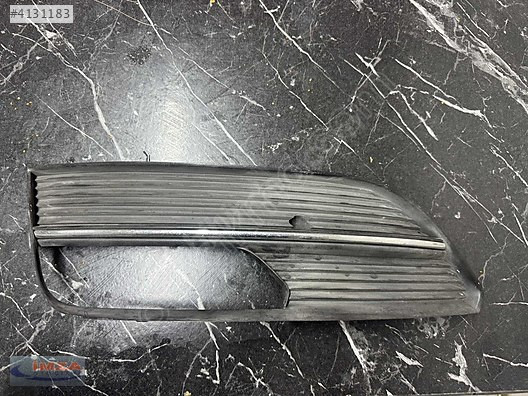8V3807681A AUDİ A3 HB SOL SİS FARI ÇERÇEVESİ ORİJİNAL ÇIKMA