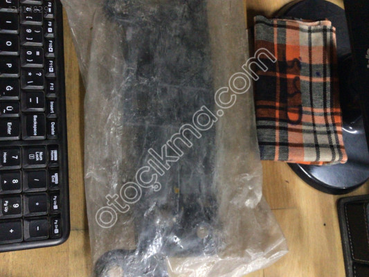 Volkswagen Caddy ön tampon braketi sağ