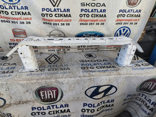 Ford Focus 3 ön tampon demiri