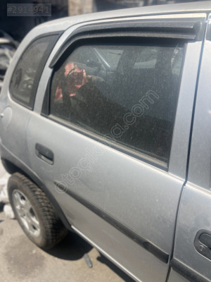 Opel corsa b çıkma arka sağ kapı çıkma yedek parçaları