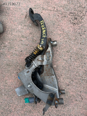 2011 fluence gaz pedal takımı