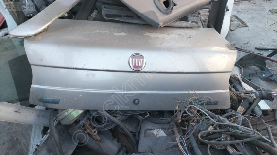 Fiat Siena bagaj kapağı