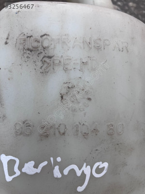 Citroen Berlingo cam suyu deposu