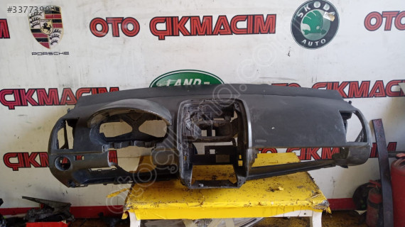 VOLKSWAGEN POLO GÖĞÜSLÜK