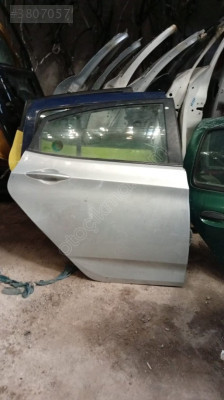 Hyundai Accent Blue sağ arka kapı dolu hatasız