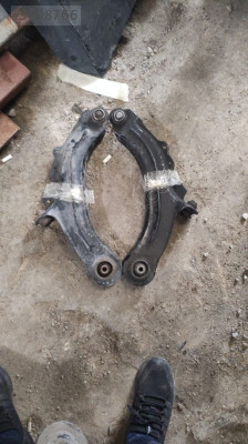 MEGANE 2 SAĞ SOL SALINCAK (TABLA)