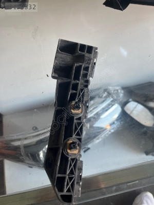 TOYOTA RAV4 ÖN TAMPON BRAKETİ SAĞ ORJİNAL ÇIKMA PARÇA