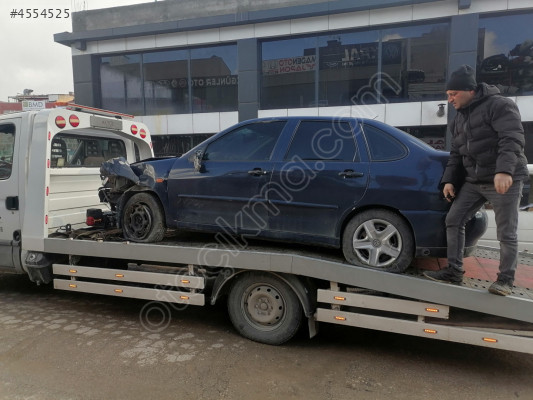Volkswagen Polo Classic Sol Ön Kapı Çıkma Orjinal Parça