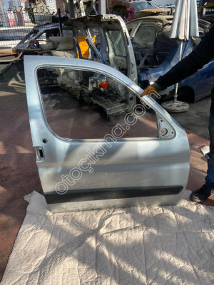 CİTRÖEN  BERLİNGO    ÇIKMA  SAĞ  ÖN   KAPI
