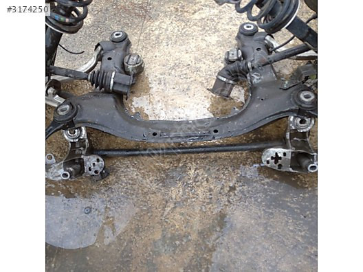 AUDİ A 4 B 7 ÖN ARKA VİRAJ DEMİR BULUNUR