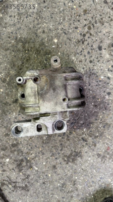 VOLKSWAGEN GOLF JETTA CADDY MOTOR KULAĞI 1K0199262
