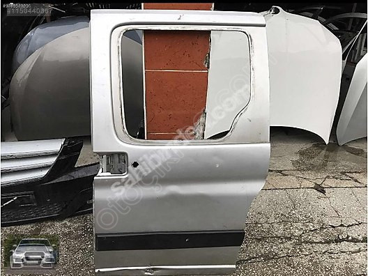Citroen Berlingo sol arka sürgülü kapı