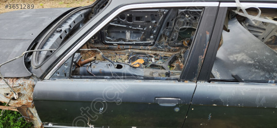 BMW E30 SOL ÖN KAPI